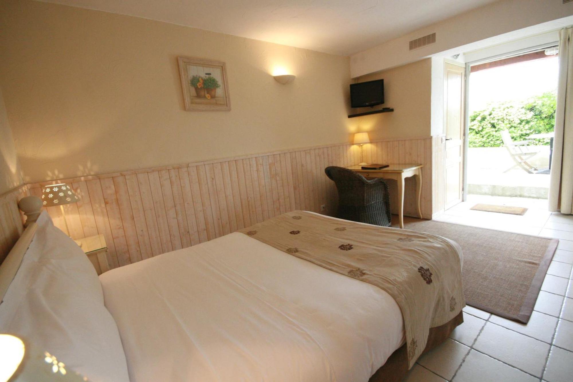 Hotel Marc-Hely La Colle-sur-Loup Quarto foto